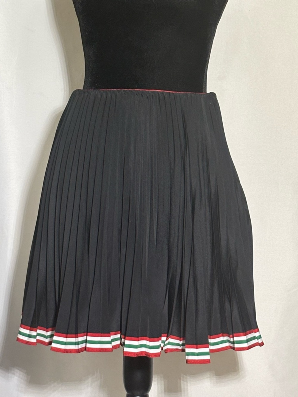 NWT Maeve Anthropologie Black Pleated  Tennis Mini Skirt w/Red White Green Trim